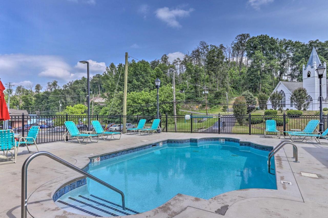 Bootleggers Hideaway In Downtown Gatlinburg! Apartment Bagian luar foto